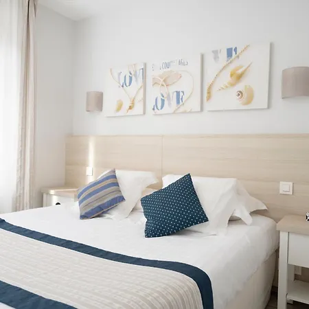 - A Deux Pas De L'eau Aparthotel *