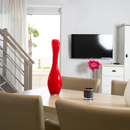 Hotel apartamentowy - A Deux Pas De L'eau La Ciotat