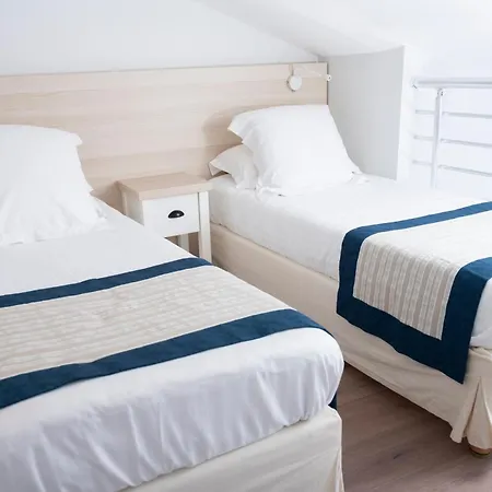 Aparthotel - A Deux Pas De L'eau La Ciotat