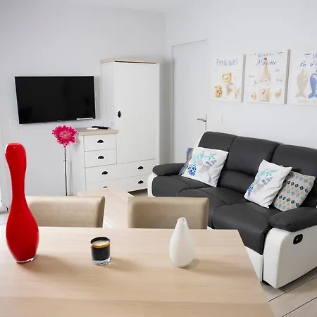 Hotel apartamentowy - A Deux Pas De L'eau La Ciotat