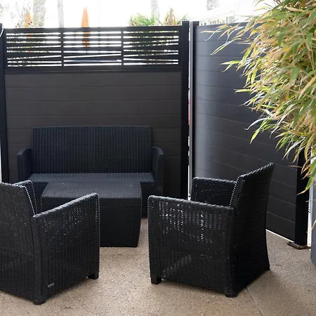 - A Deux Pas De L'eau Aparthotel *