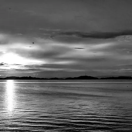 - A Deux Pas De L'eau 4* La Ciotat