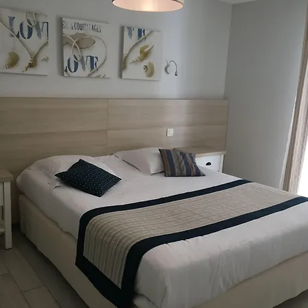 - A Deux Pas De L'eau Apartahotel La Ciotat