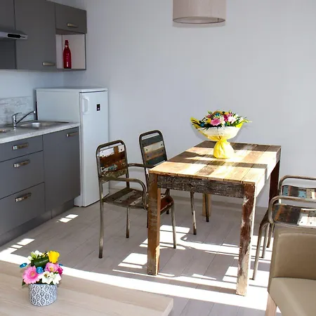 - A Deux Pas De L'eau La Ciotat