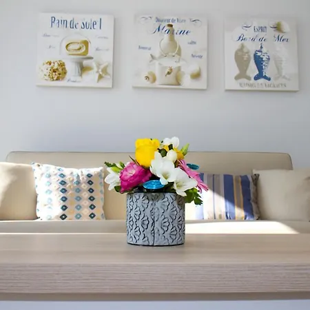 - A Deux Pas De L'eau Apartahotel 4*