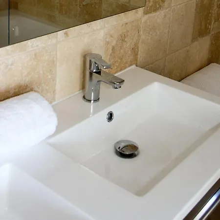 - A Deux Pas De L'eau Apartahotel 4*