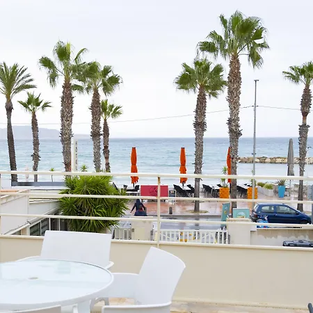 - A Deux Pas De L'eau La Ciotat