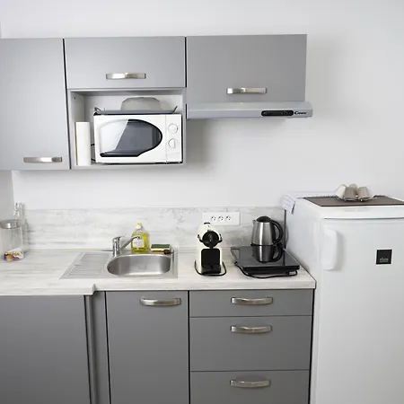 Apartahotel - A Deux Pas De L'eau La Ciotat