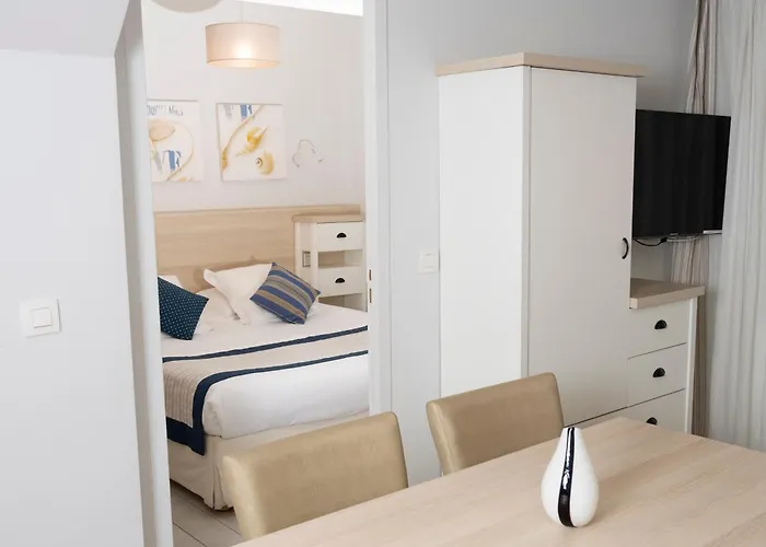 - A Deux Pas De L'eau Apartahotel La Ciotat