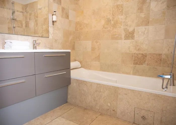 - A Deux Pas De L'eau Aparthotel 4*