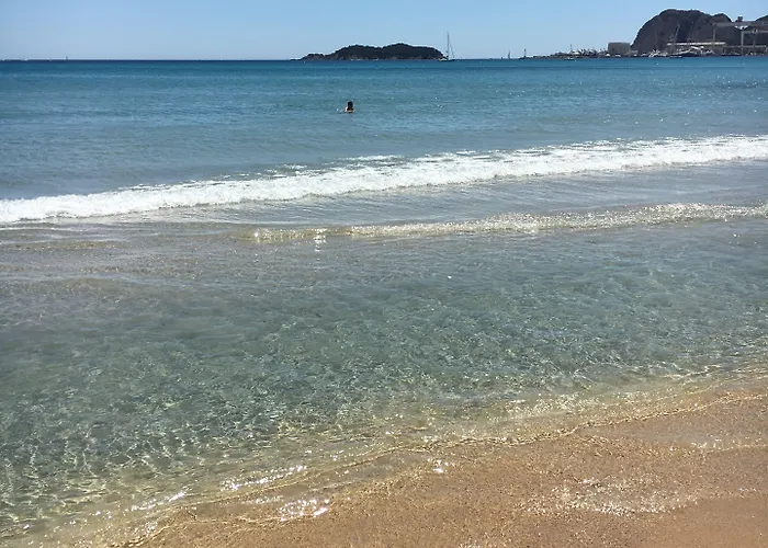- A Deux Pas De L'eau