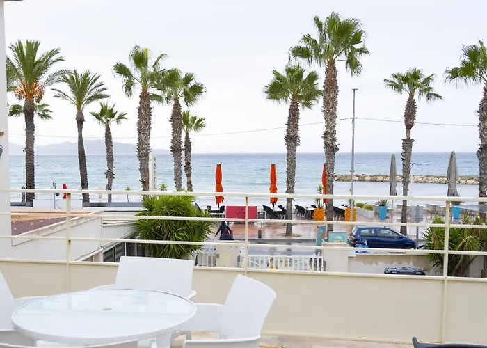 - A Deux Pas De L'eau La Ciotat