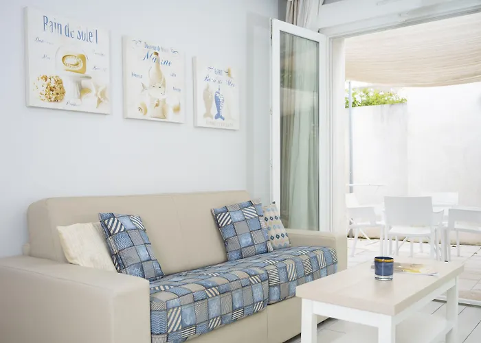 - A Deux Pas De L'eau Aparthotel 4*