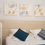 - A Deux Pas De L'eau Apart-hotel