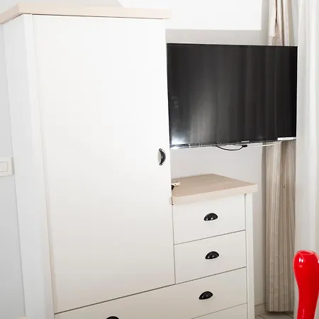 - A Deux Pas De L'eau Apart Otel