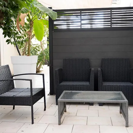 - A Deux Pas De L'eau شقة فندقية لا سيوتا