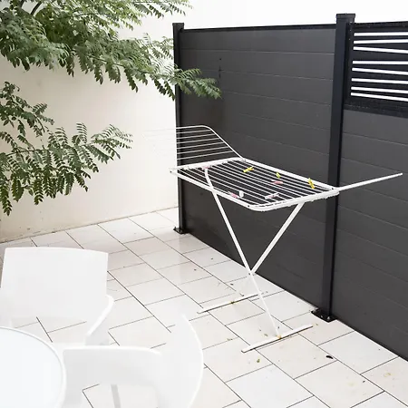 - A Deux Pas De L'eau 4*