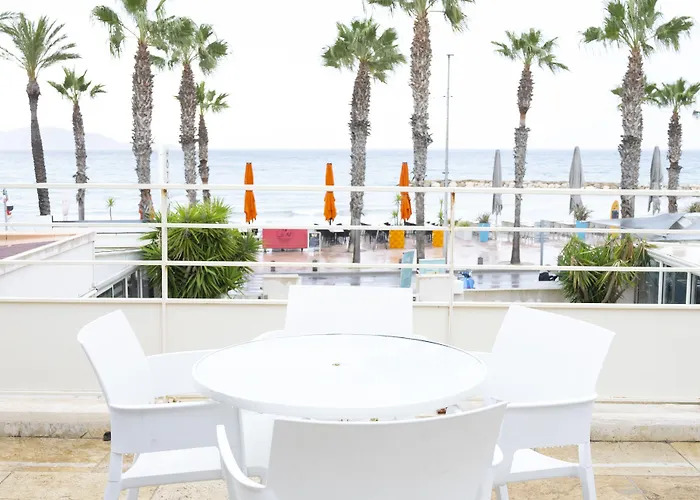 - A Deux Pas De L'eau Aparthotel 4*